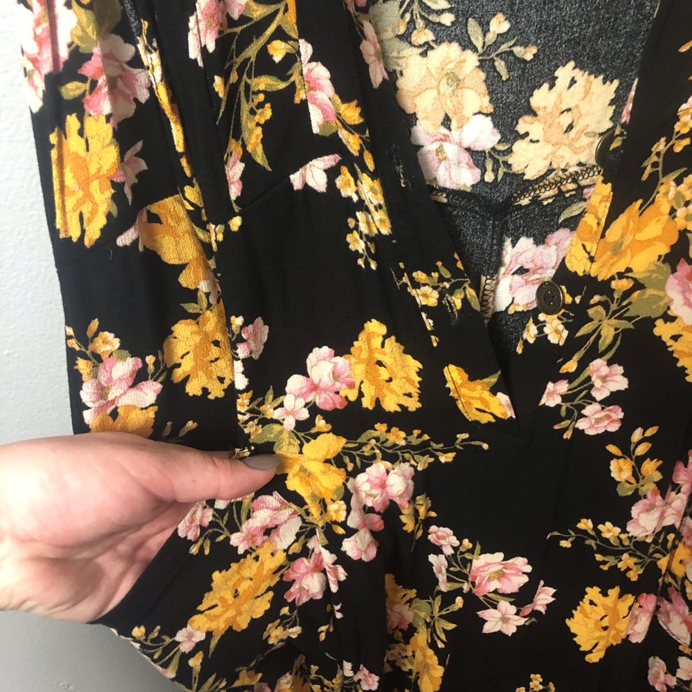 jumpsuit - Picture 2 of 6